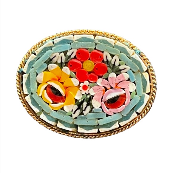 Vintage gold finish micro mosaic flower brooch Italy - Picture 2 of 3
